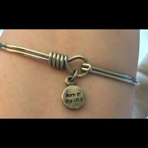 Luca + Danni Jewelry - Luca and Dani Anchor Bangle Bracelet Luca + Danni Jewelry - Luca and Dani Anchor Bangle Bracelet